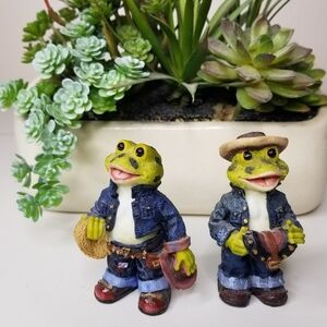 Froggyville Humanized Cowboy Frogs Pair (2) 3.5"‎ H